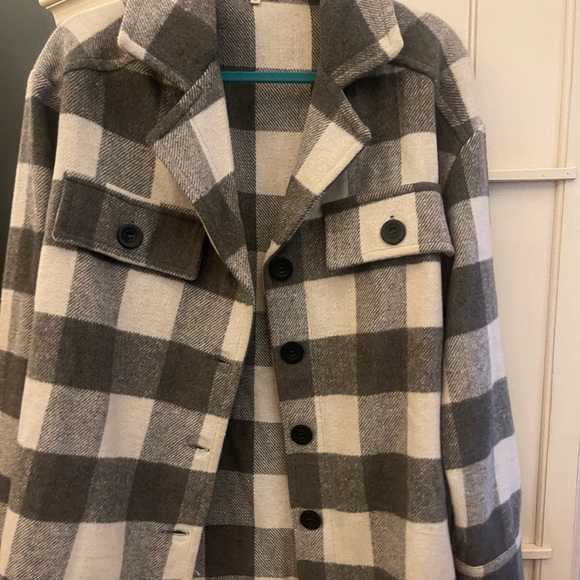 Shacket - Picture 1 of 2